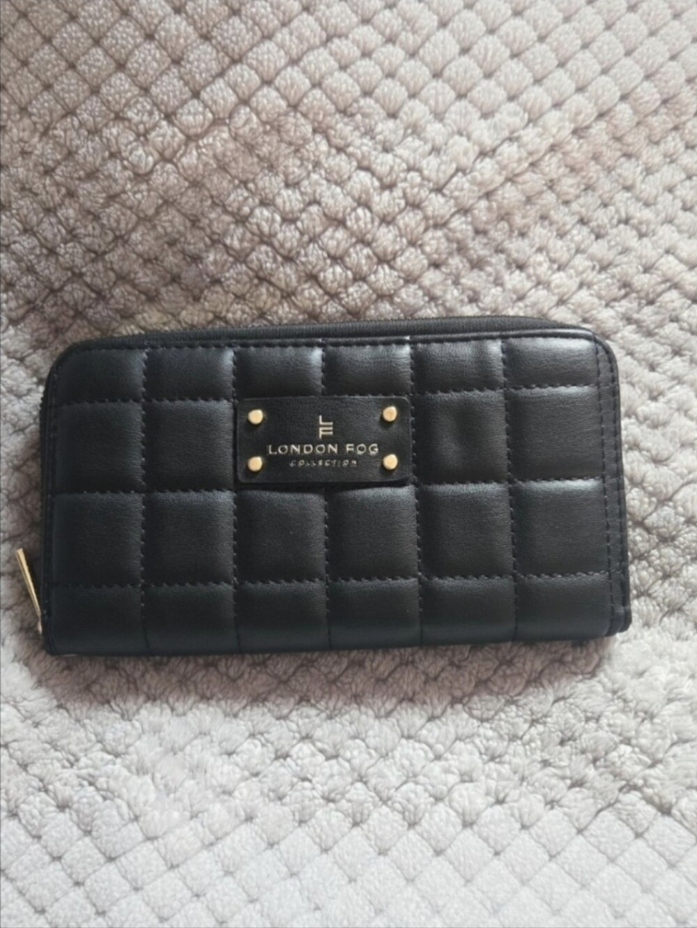 London Fog Black Box-Quilted Zip-Around Wallet NWOT